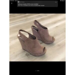 CARLOS SANTANA Taupe Suede Wedge Back Strap Wedge Heels Sz 8.5M